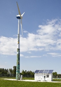 Windkraftanlage 25kW auf abgesanntem Mast mit Seilwinde, Windmessung, Windme&szlig;system